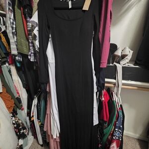 Chic Black Long Sleeve Maxi Dress
